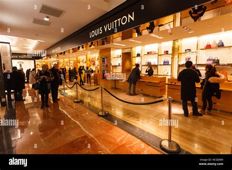 franchise louis vuitton|louis vuitton locations in france.